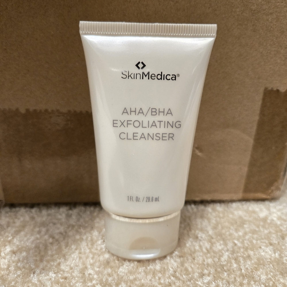 AHA/BHA exfoliating cleanser